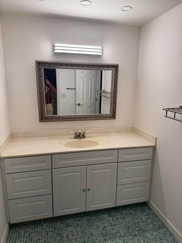 2828 Tennis Club Drive 202, West Palm Beach, FL 33417