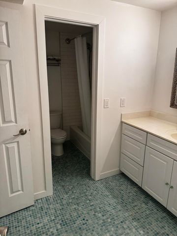 2828 Tennis Club Drive 202, West Palm Beach, FL 33417