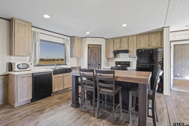 724 NE County Road 2170, Mt Vernon, TX 75457