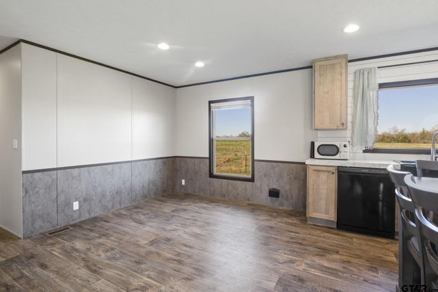 724 NE County Road 2170, Mt Vernon, TX 75457