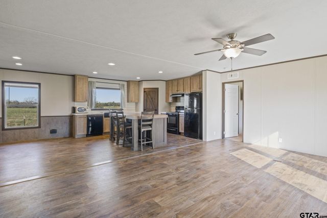 724 NE County Road 2170, Mt Vernon, TX 75457