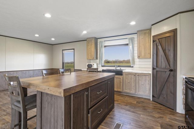 724 NE County Road 2170, Mt Vernon, TX 75457