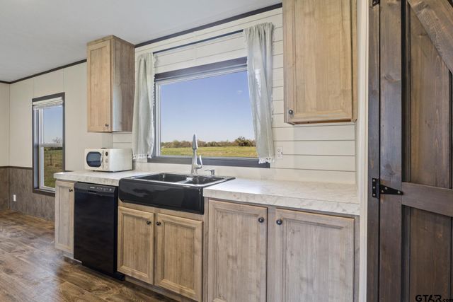 724 NE County Road 2170, Mt Vernon, TX 75457