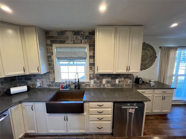 30 W Parnell Street, Denison, TX 75020