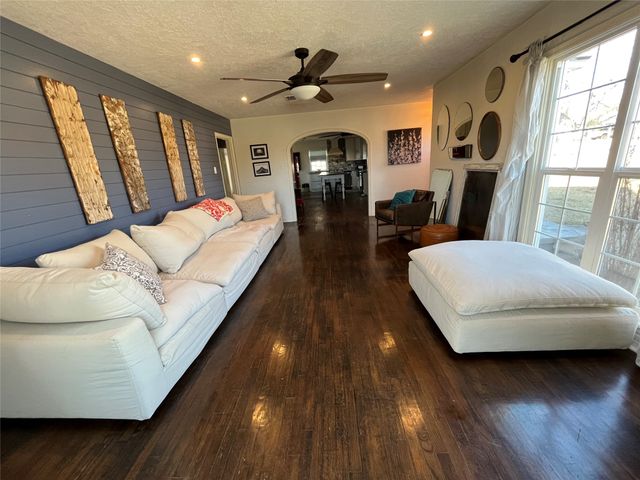 30 W Parnell Street, Denison, TX 75020