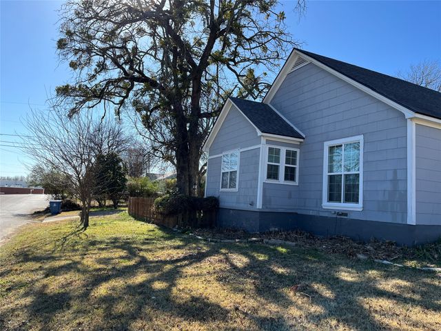 30 W Parnell Street, Denison, TX 75020