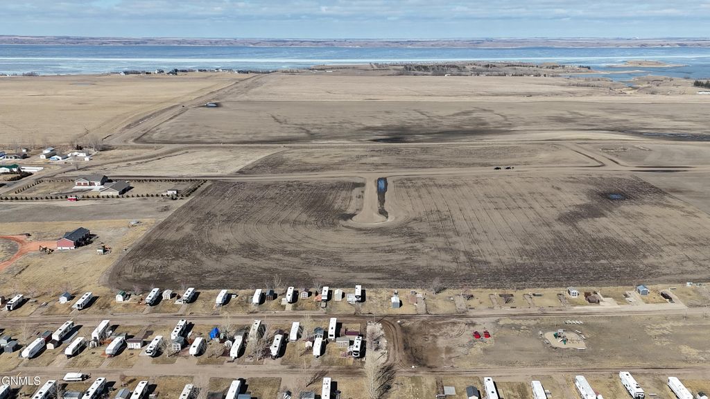 L 4, Blk 4 Dakota Waters, Beulah, ND 58523 photo 11