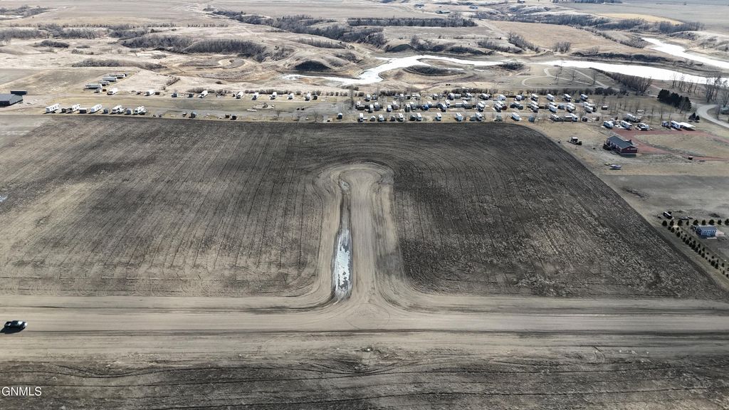 L 4, Blk 4 Dakota Waters, Beulah, ND 58523 photo 6