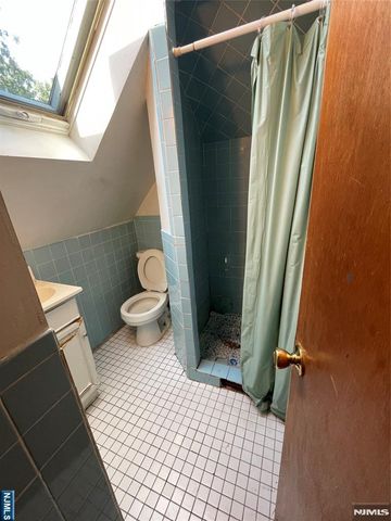 24 Cleveland Street, Englewood, NJ 07631
