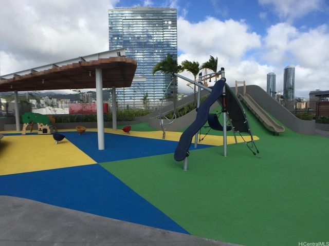 1001 Queen Street 802, Honolulu, HI 96814