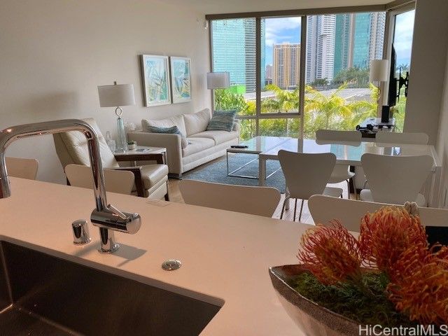 1001 Queen Street 802, Honolulu, HI 96814