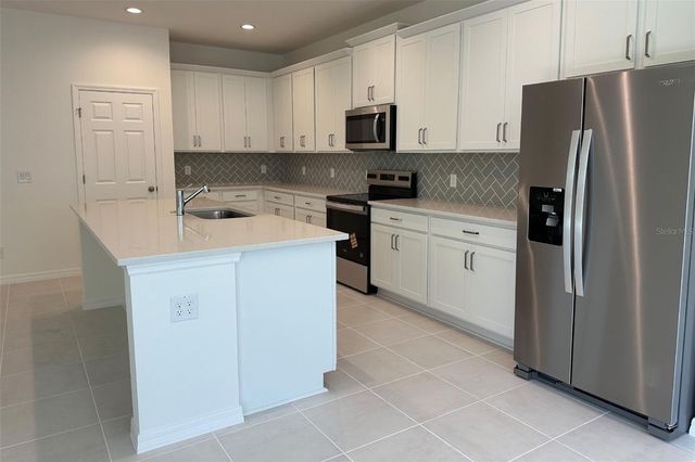 733 FARFIELDS WAY, Deland, FL 32724