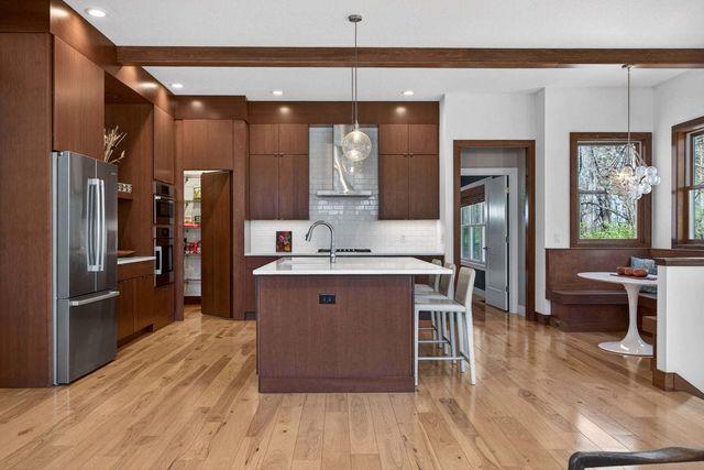 7041 Alvie Lane, Bettendorf, IA 52722