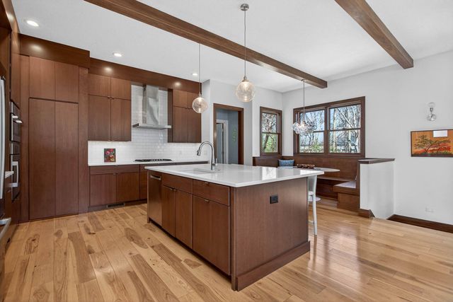 7041 Alvie Lane, Bettendorf, IA 52722