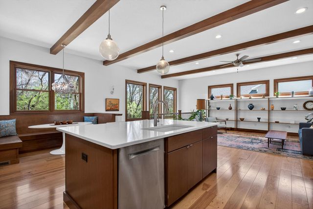 7041 Alvie Lane, Bettendorf, IA 52722
