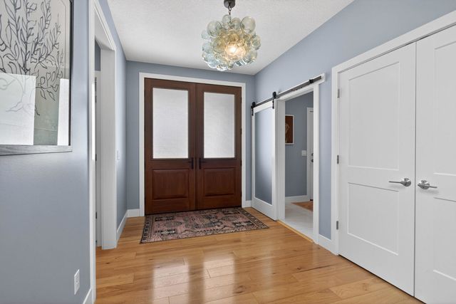 7041 Alvie Lane, Bettendorf, IA 52722