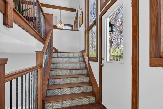 7041 Alvie Lane, Bettendorf, IA 52722