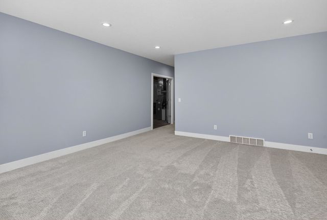 7041 Alvie Lane, Bettendorf, IA 52722