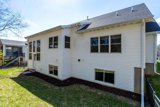 7041 Alvie Lane, Bettendorf, IA 52722