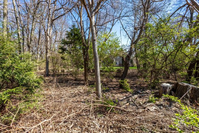 7041 Alvie Lane, Bettendorf, IA 52722