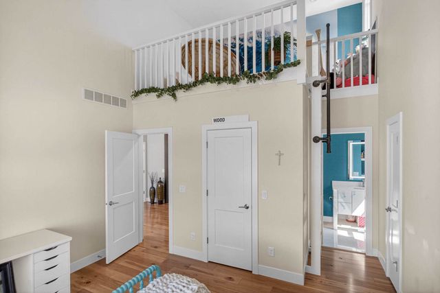 7041 Alvie Lane, Bettendorf, IA 52722