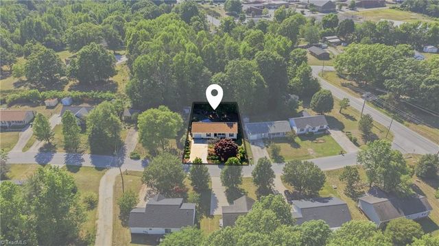 3604 Akers Court, High Point, NC 27263