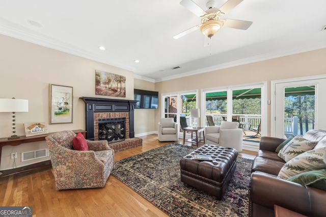 1180 Club Cove Drive, Greensboro, GA 30642