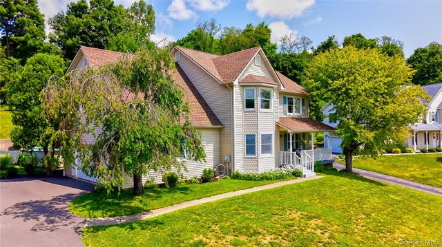 24 Valley View Circle, Warwick, NY 10990