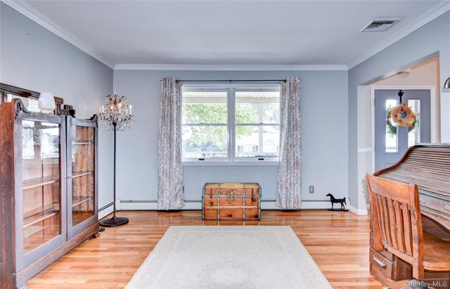 24 Valley View Circle, Warwick, NY 10990