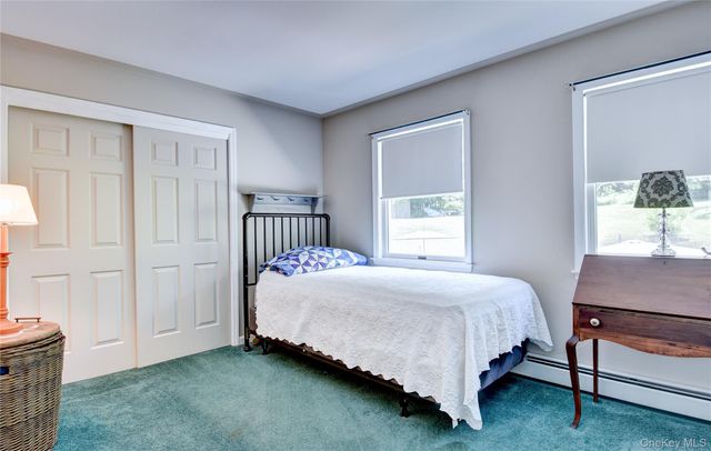 24 Valley View Circle, Warwick, NY 10990