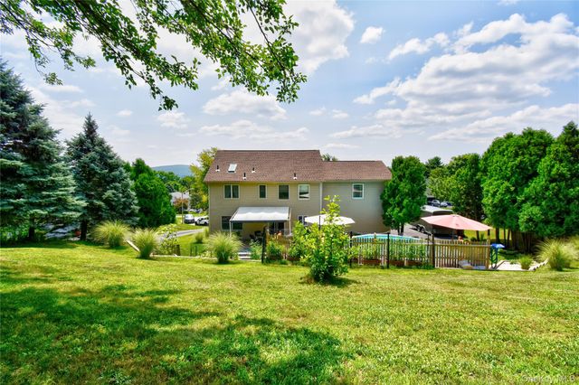24 Valley View Circle, Warwick, NY 10990