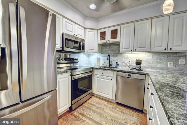 12305 WESTWOOD HILLS DR, Herndon, VA 20171