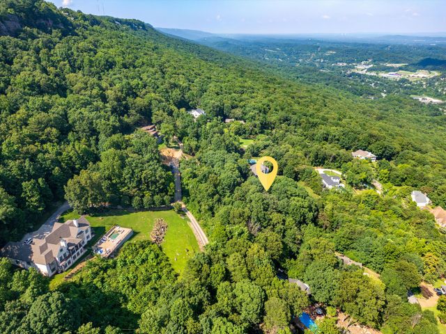 1425 Sunset Drive, Chattanooga, TN 37377
