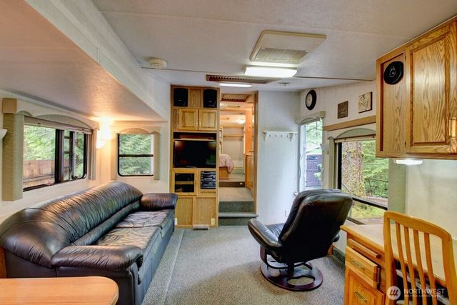 25 1 Goldrush Road, Deming, WA 98244