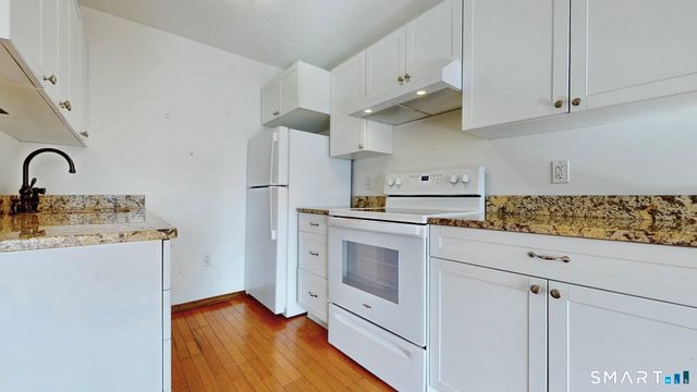 241 West Walk 241, West Haven, CT 06516