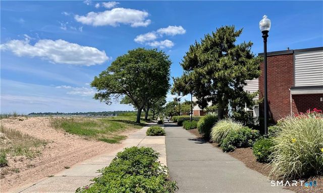 241 West Walk 241, West Haven, CT 06516