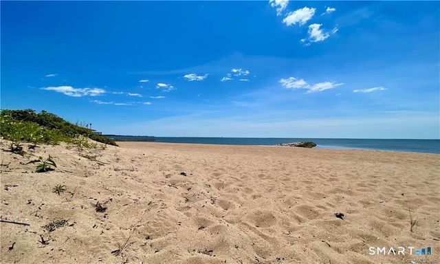 241 West Walk 241, West Haven, CT 06516