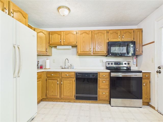 6605 Highbury Road, Huber Heights, OH 45424