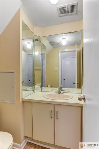 1068 Schmidt Lane, North Brunswick, NJ 08902