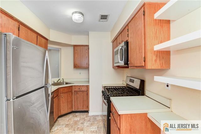 1068 Schmidt Lane, North Brunswick, NJ 08902