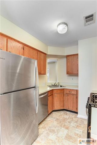 1068 Schmidt Lane, North Brunswick, NJ 08902