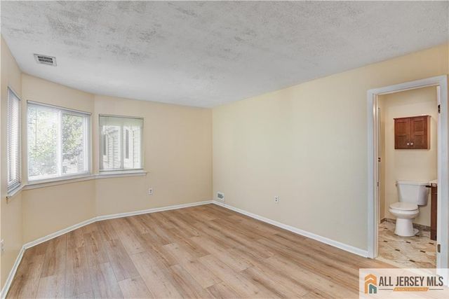 1068 Schmidt Lane, North Brunswick, NJ 08902