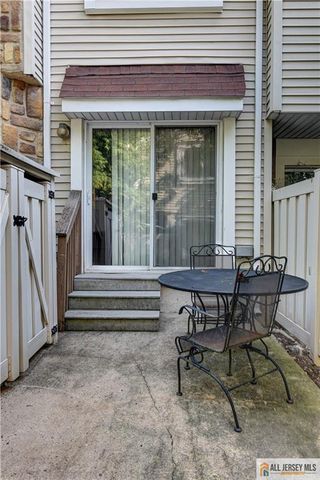 1068 Schmidt Lane, North Brunswick, NJ 08902