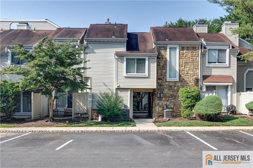 1068 Schmidt Lane, North Brunswick, NJ 08902