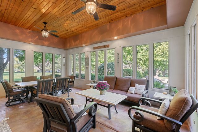 2 Gregory Lane, South Barrington, IL 60010