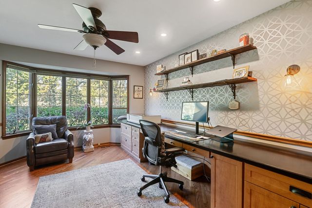 2 Gregory Lane, South Barrington, IL 60010