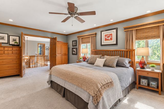 2 Gregory Lane, South Barrington, IL 60010