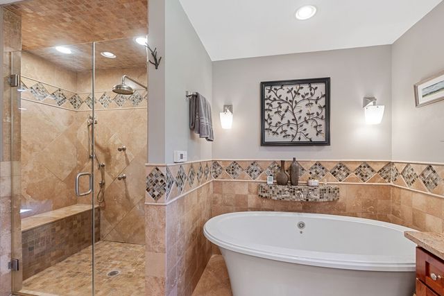 2 Gregory Lane, South Barrington, IL 60010