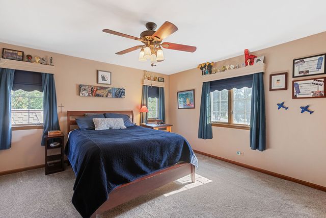 2 Gregory Lane, South Barrington, IL 60010