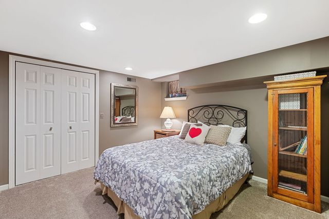 2 Gregory Lane, South Barrington, IL 60010